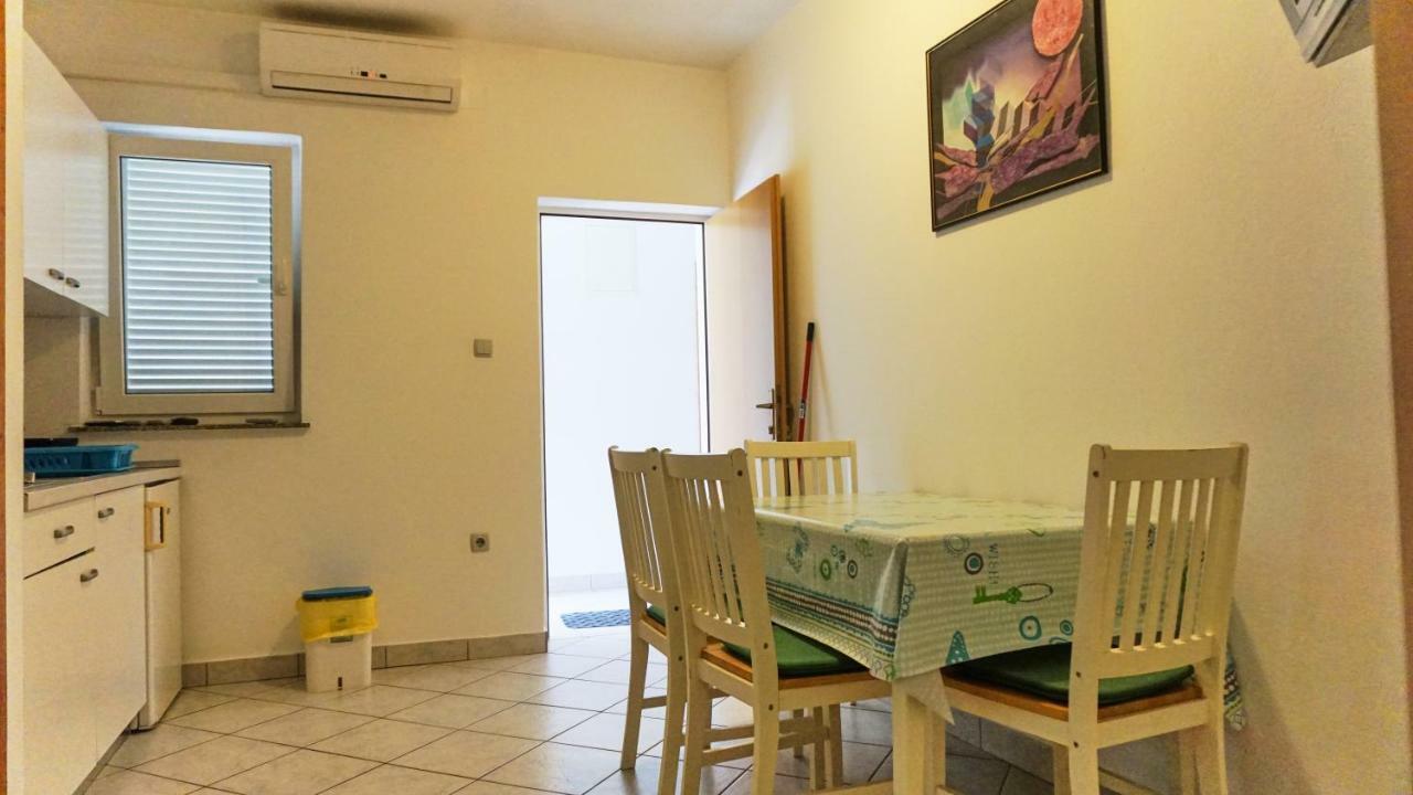 Apartmani Tatjana Rab Town Esterno foto
